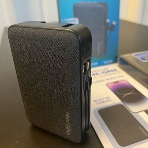 MyCharge Hub All-In-One Powerbank Apple & Samsung Android USB-C Charger 120 Volt